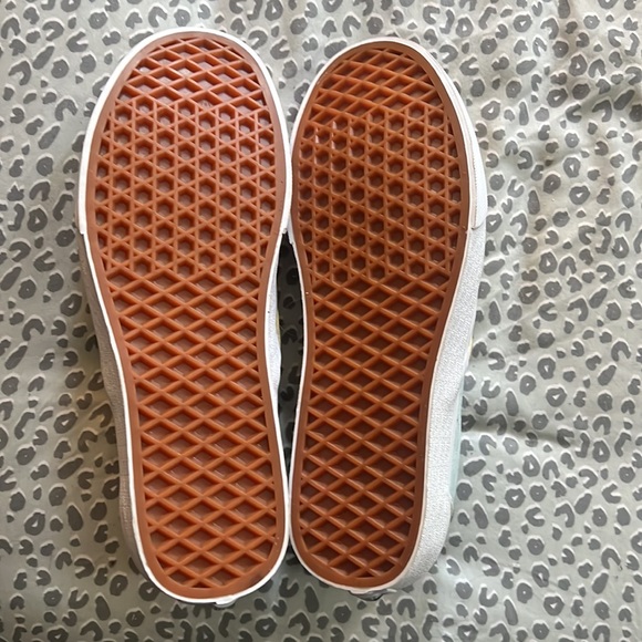 Vans - Picture 3 of 4